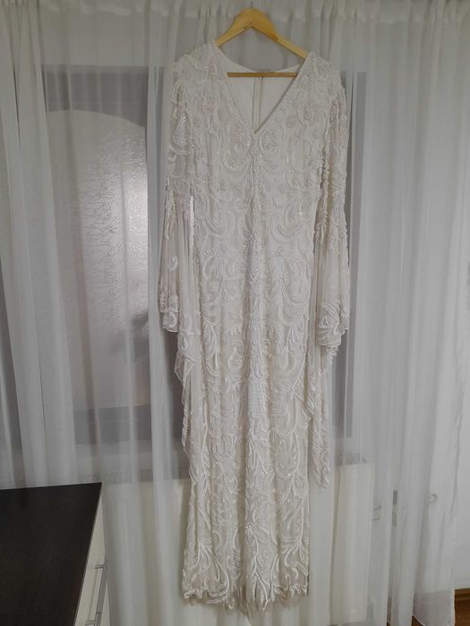 Vand rochie de mireasa,marimea 46,culoarea ivoire