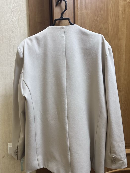 Бежевый   пиджак