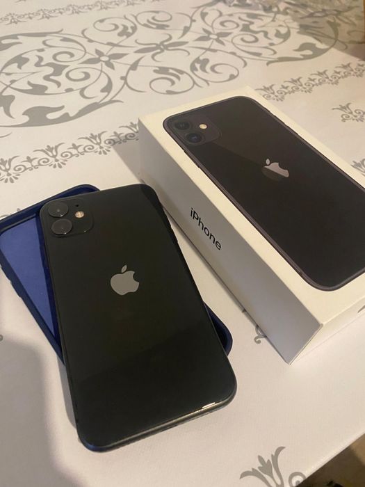 Айфон 11 продам.