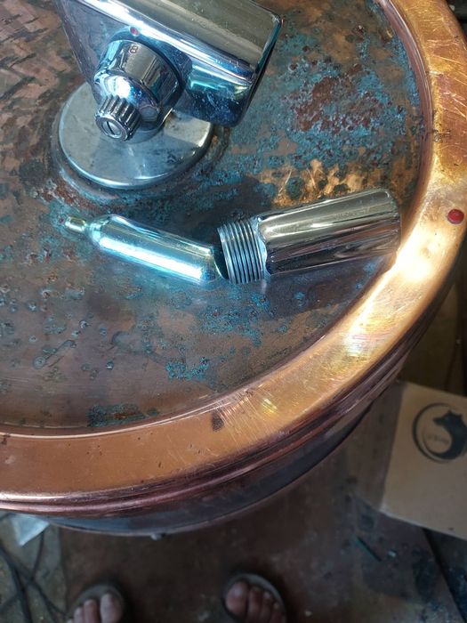 Уред за газиране и охлаждане на напитки