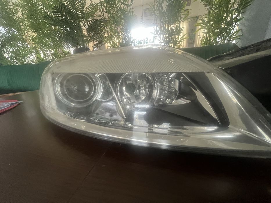 Faruri xenon Audi Q7