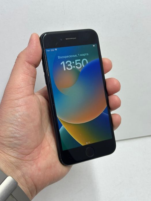 Продам Айфон Se 20 64г