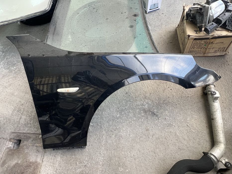 черен калник ляв и десен BMW e60 E61