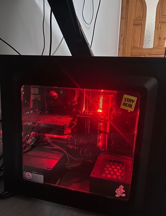 Vand pc cu i7gen 7 gtx 1050 2gb 16 gb ram