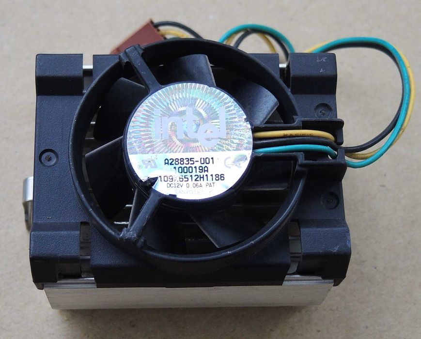 CPU Cooler Intel Box Socket 370 Testat #1