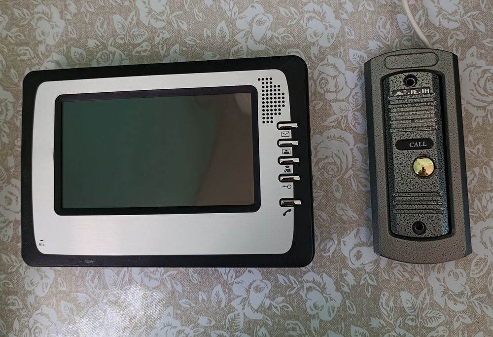 Продам новый видеодомофон. Монитор цветной.