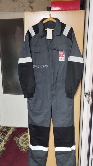 Продается комбинезон,спецодежда