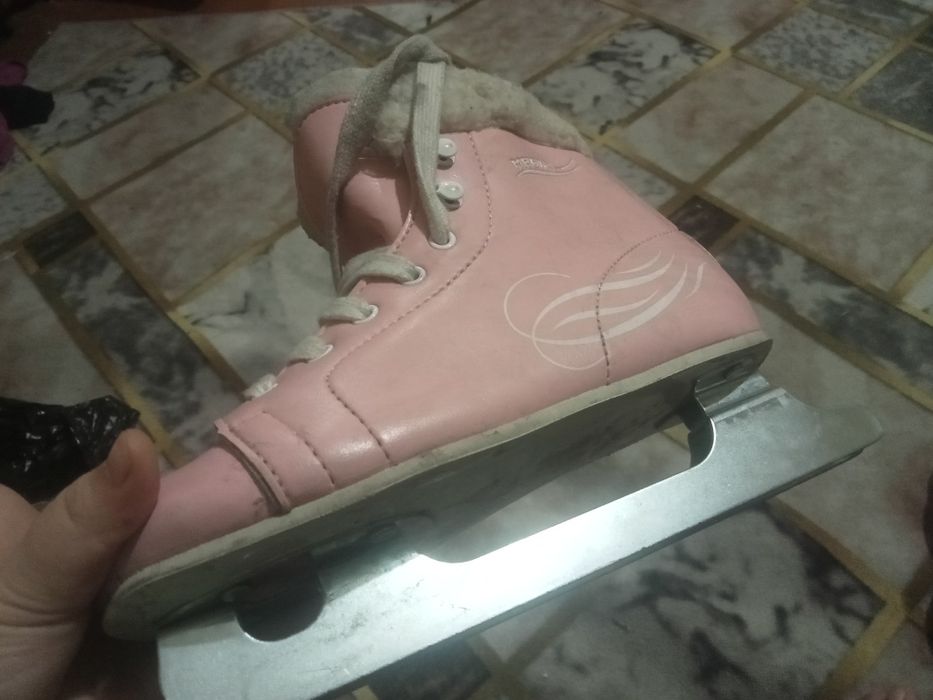 Коньки фигурные коньки