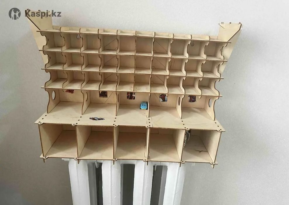 Продаю игрушечный гараж деревянный