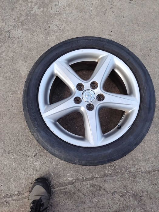 Джанти тойота авенсис 215/50/17 4 бр. Гумо летни на един сезон. 350евро