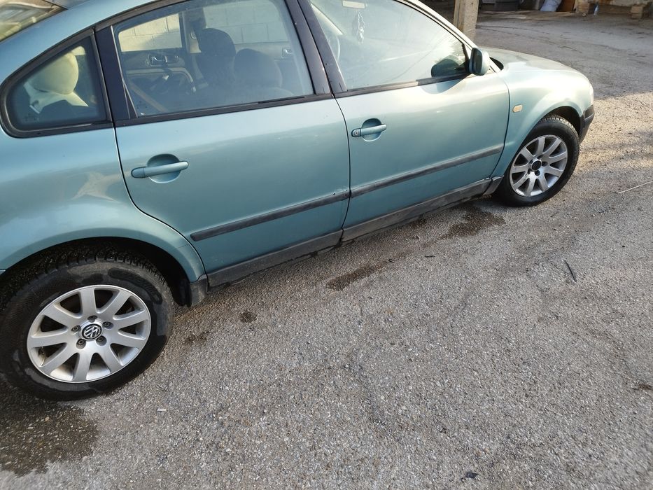 Продавам Пасат Б 5 1.6 101 На части