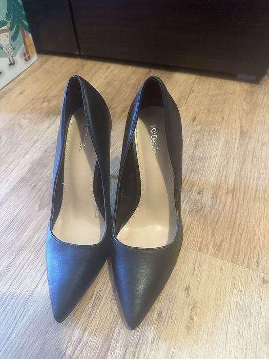 Pantofii cu toc  nr 39