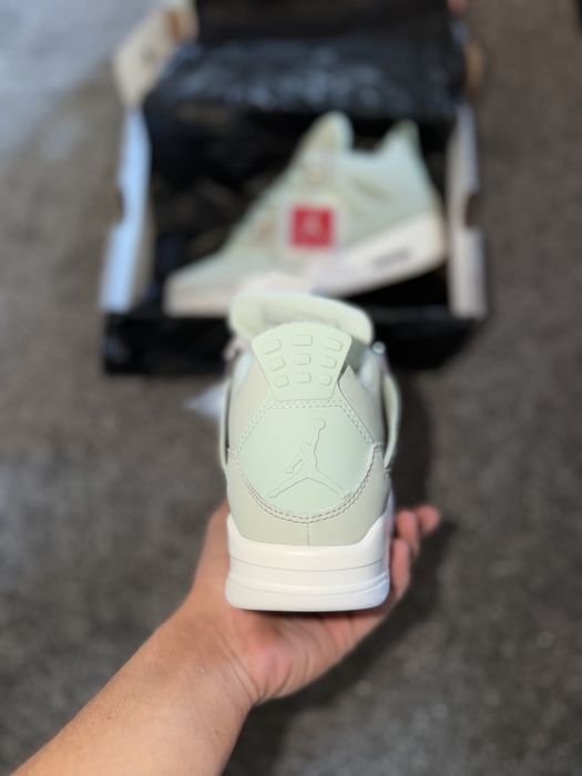 Air Jordan 4 (42)
