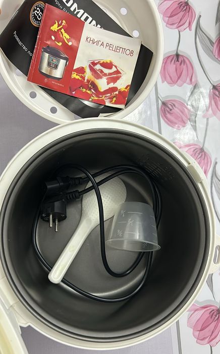 Продам мультиварку.