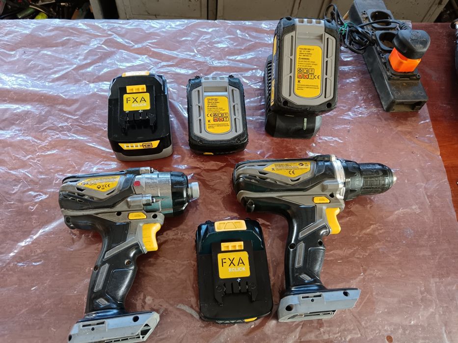 Impact și filetantă FXA, cu 4 acumulatori