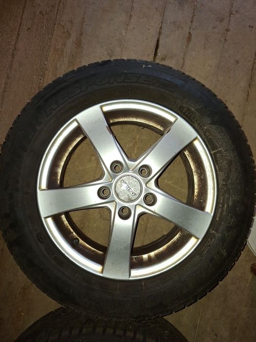 Vând jante +anvelope iarnă 195/ 65/ R15