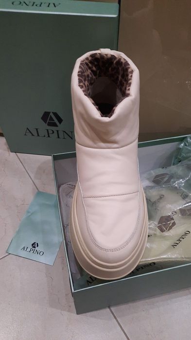 Полусапожки кожаные.