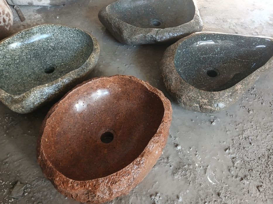 Декоративные раковины из речного камня.