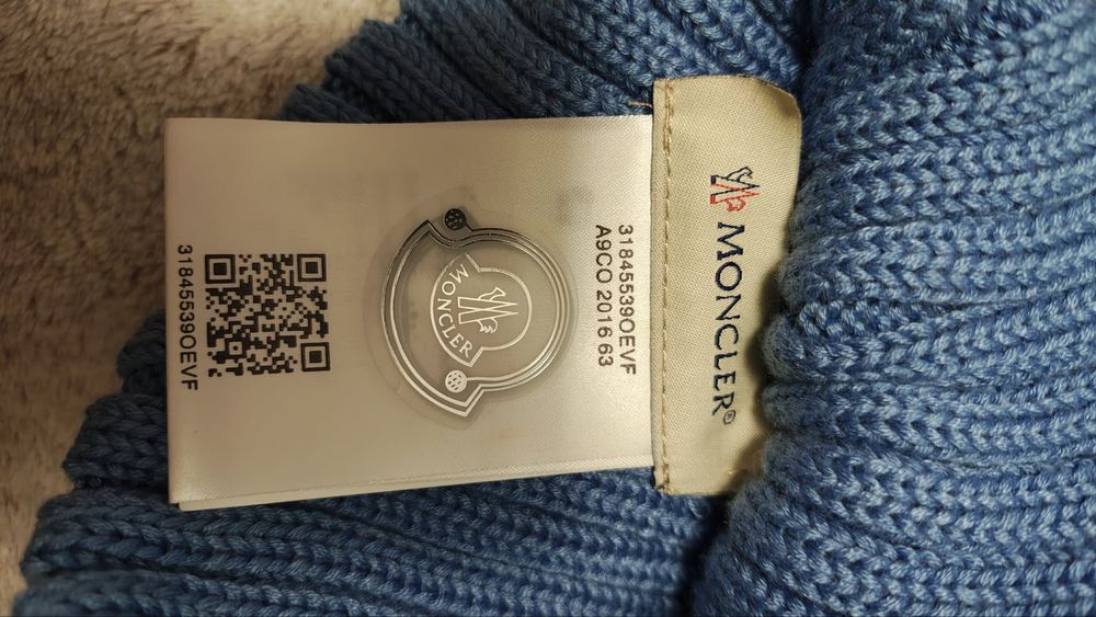 Дамска шапка Moncler