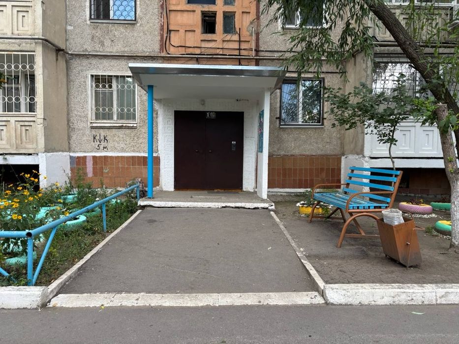 Продам 3-ком кв Мкр #9
