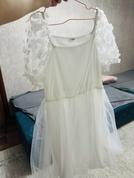 Продам белое платье