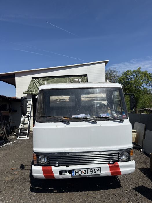 IVECO  unic 7.5T  basculabila pe 3 parti