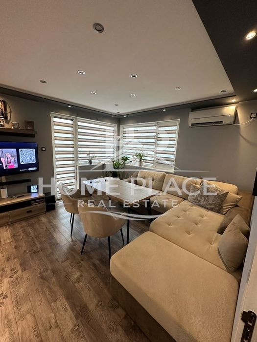 Къща на два етажа с веранда и лятна кухня в кв.Аспарухово.