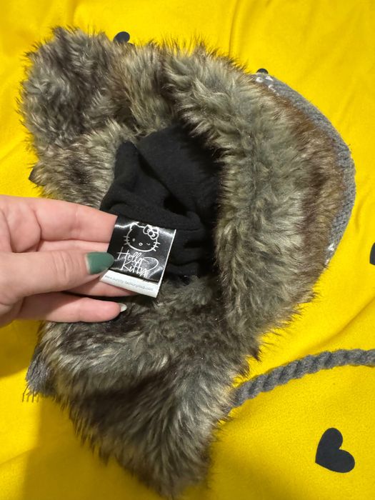 Vând căciulă fete hello kitty