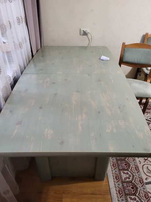 Стол со стульями