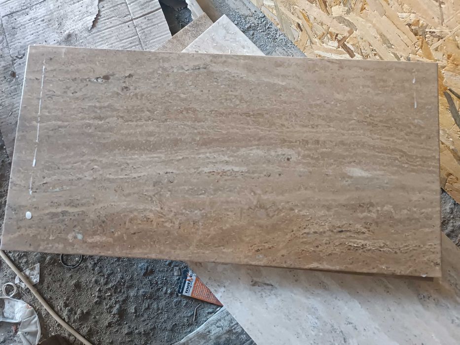 Продавам фаянс с р-ри30/60