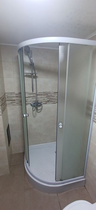 Cabina 90x90 în stare bună