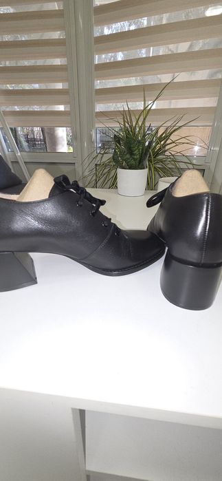 Естествена кожа, нови, елегантни обувки