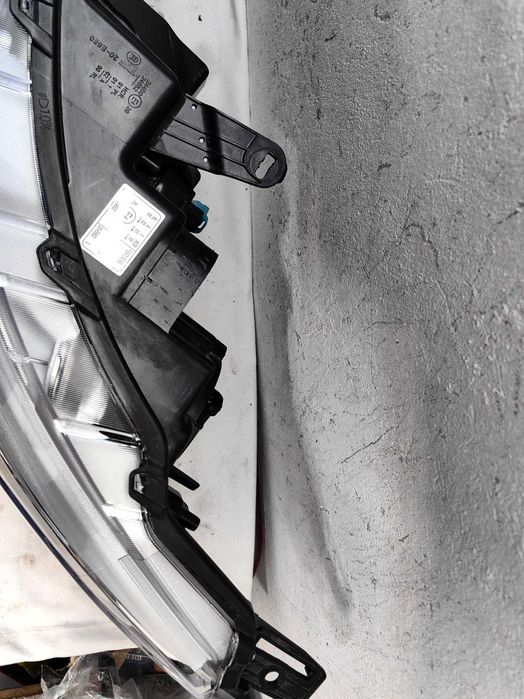 Оригинални  фарове Ляв Десен  Нисан Nissan Qashqai Led