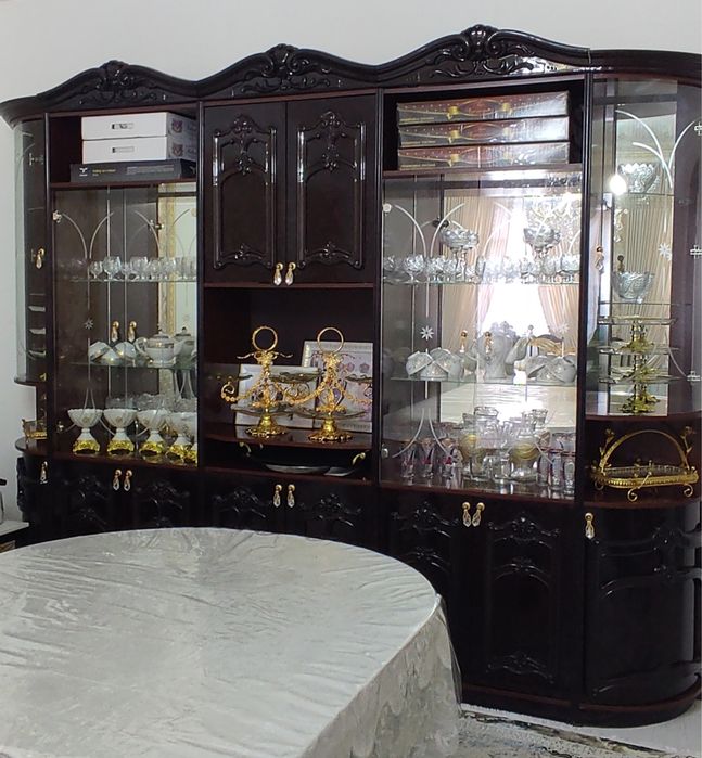 Стенка или горка для гостинной