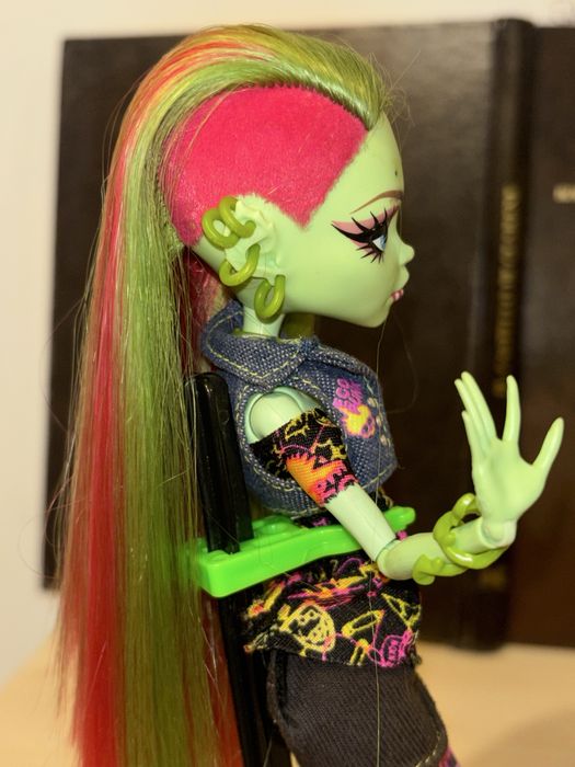 papusa monster high Venus McFlytrap basic
