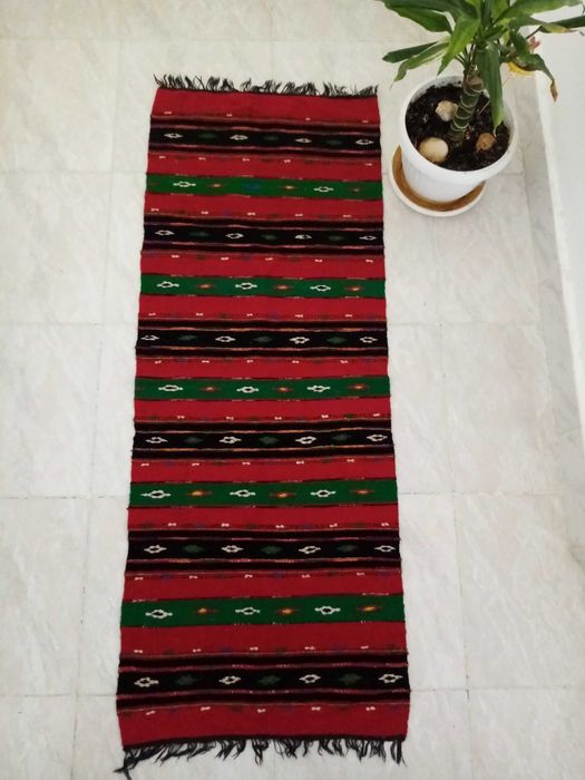 Нова вълнена черга, домашно тъкана постелка,малко тъкано килимче.