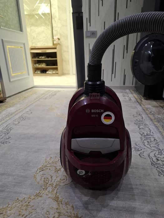 Продаю пылесос bosch GS-10
