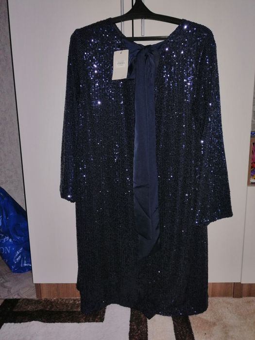 Продам платье новое