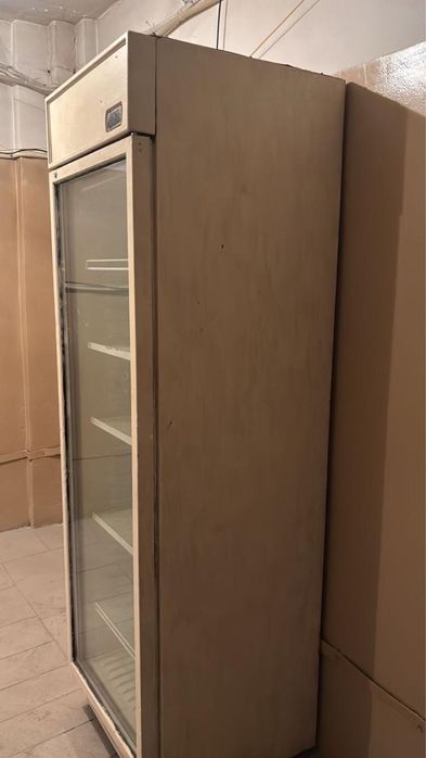 Продается ветринный холодильник