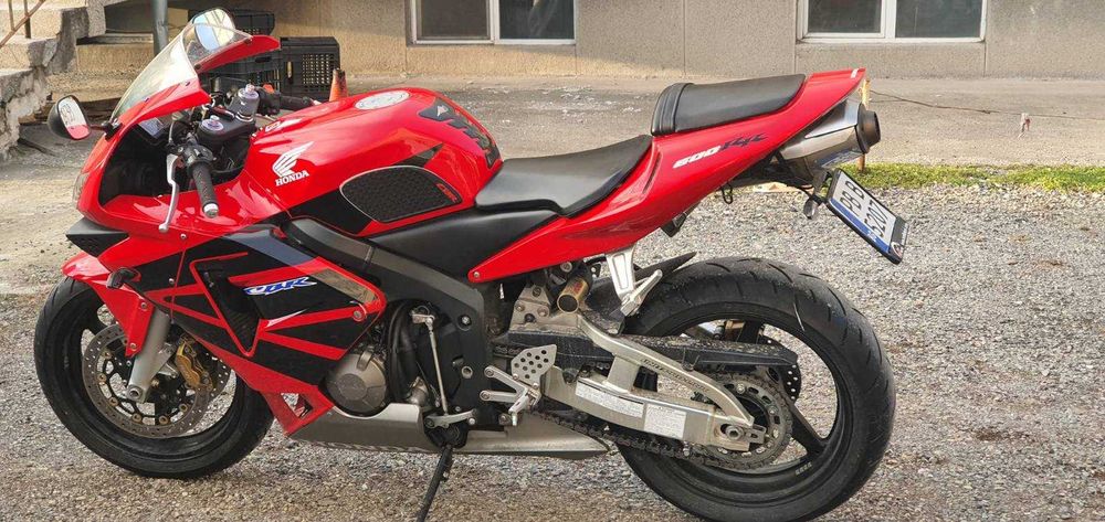 Продавам Hondа СВR 600 RR- като НОВ !