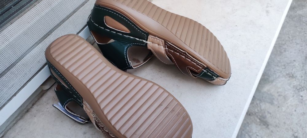 Нови сандали за момиче 35 номер