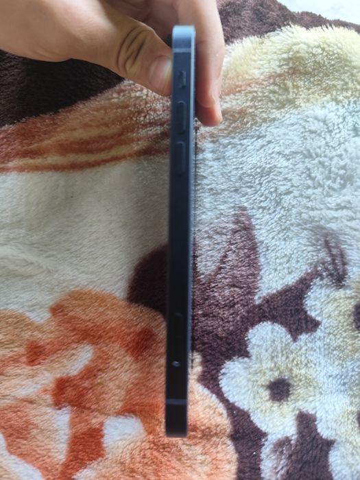 Vând iPhone 12  stare foarte buna