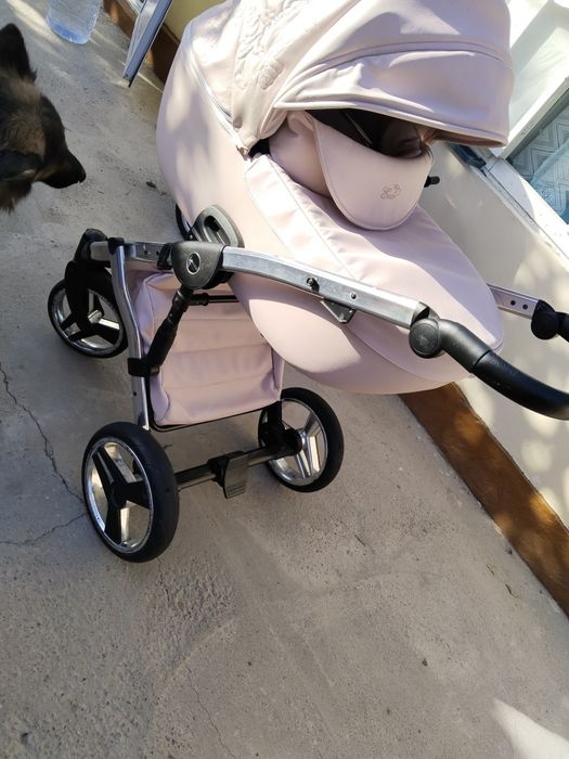 Продам коляску 2  в 1