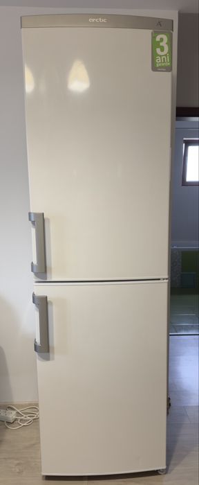 Combina frigorifica Arctic AK366-4+, 331 l, Clasa A+, H 201 cm, Alb