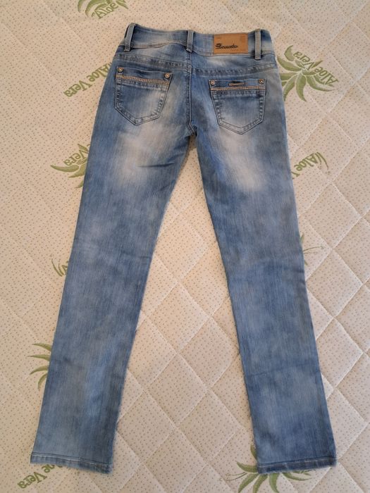 Запазени дамски дънки