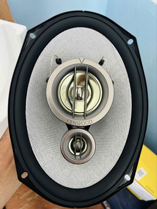 Kenwood 718 sotiladi srochniy