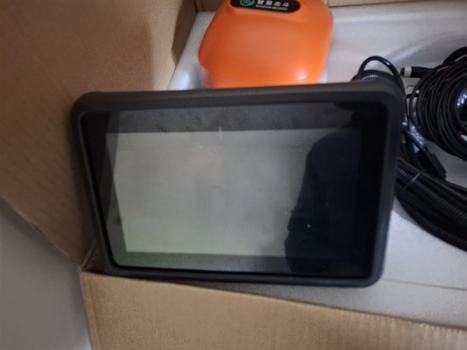 Autoghidare prin GPS pentru tractoare, combine și autogredere