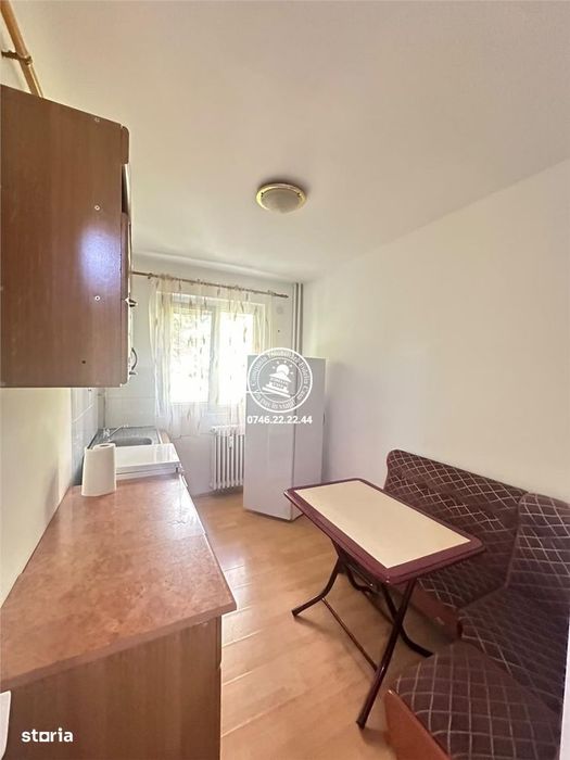 Apartament 2 camere, etaj intermediar, fara risc - Podul de Piatra