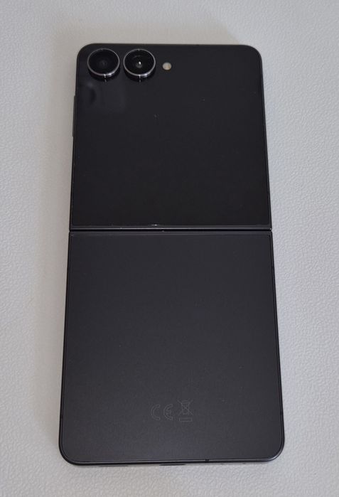Samsung Z Flip7 256GB Jetblack | 650€ | 2.5 г. гаранция | 20 калъфа