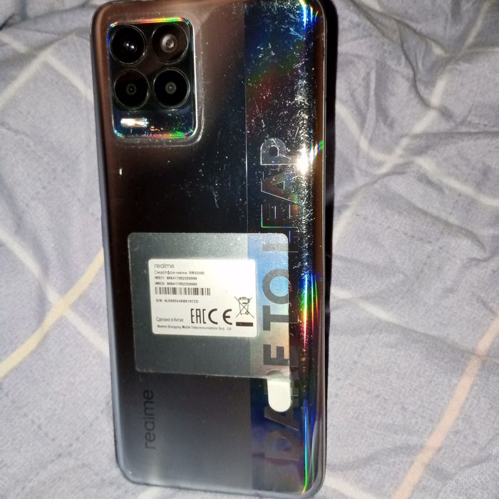 Realmi 8 holati zur yaxshi ishlaydi